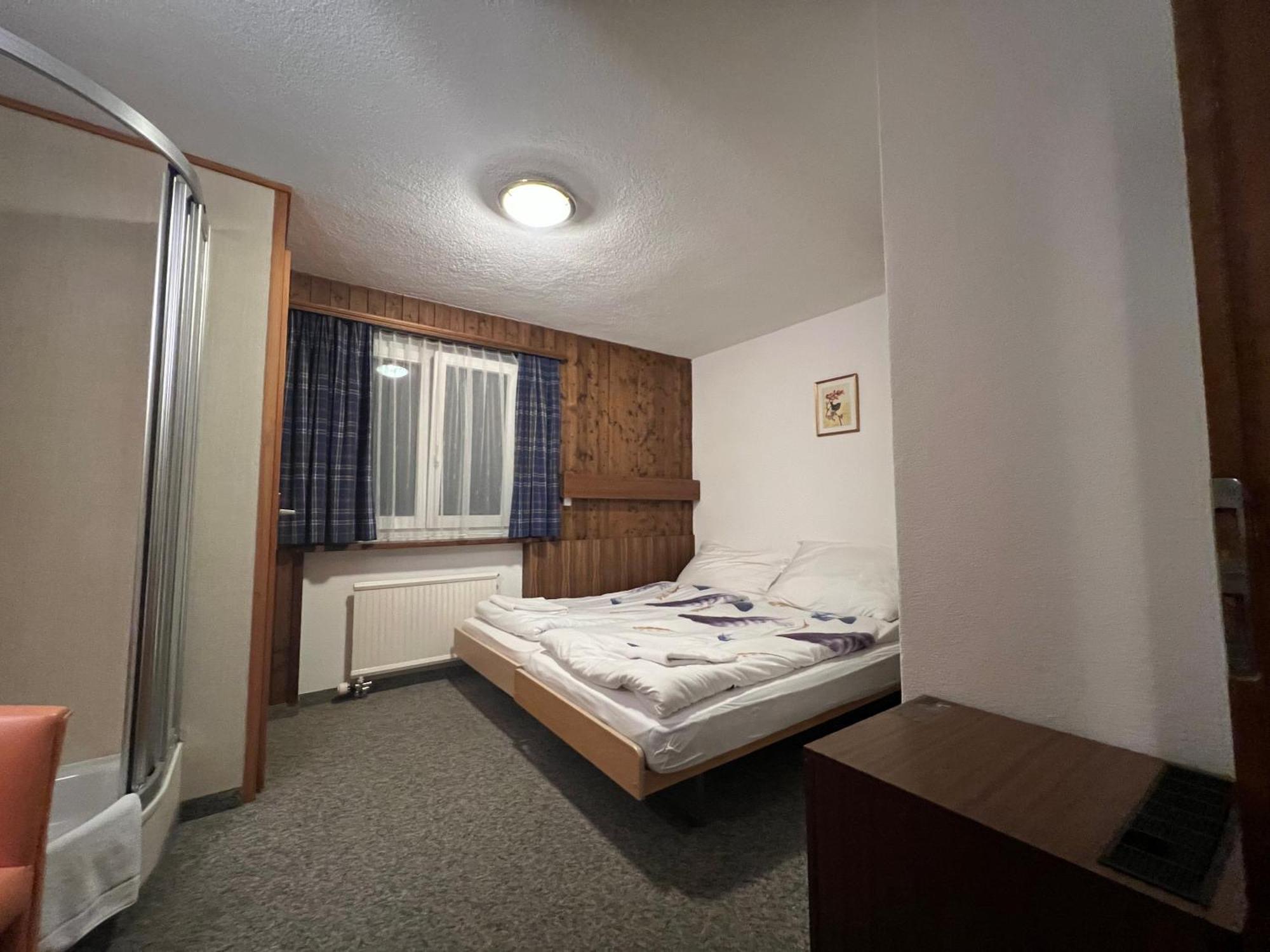 Romantic Room With Private Bathroom Saas im Prattigau Extérieur photo